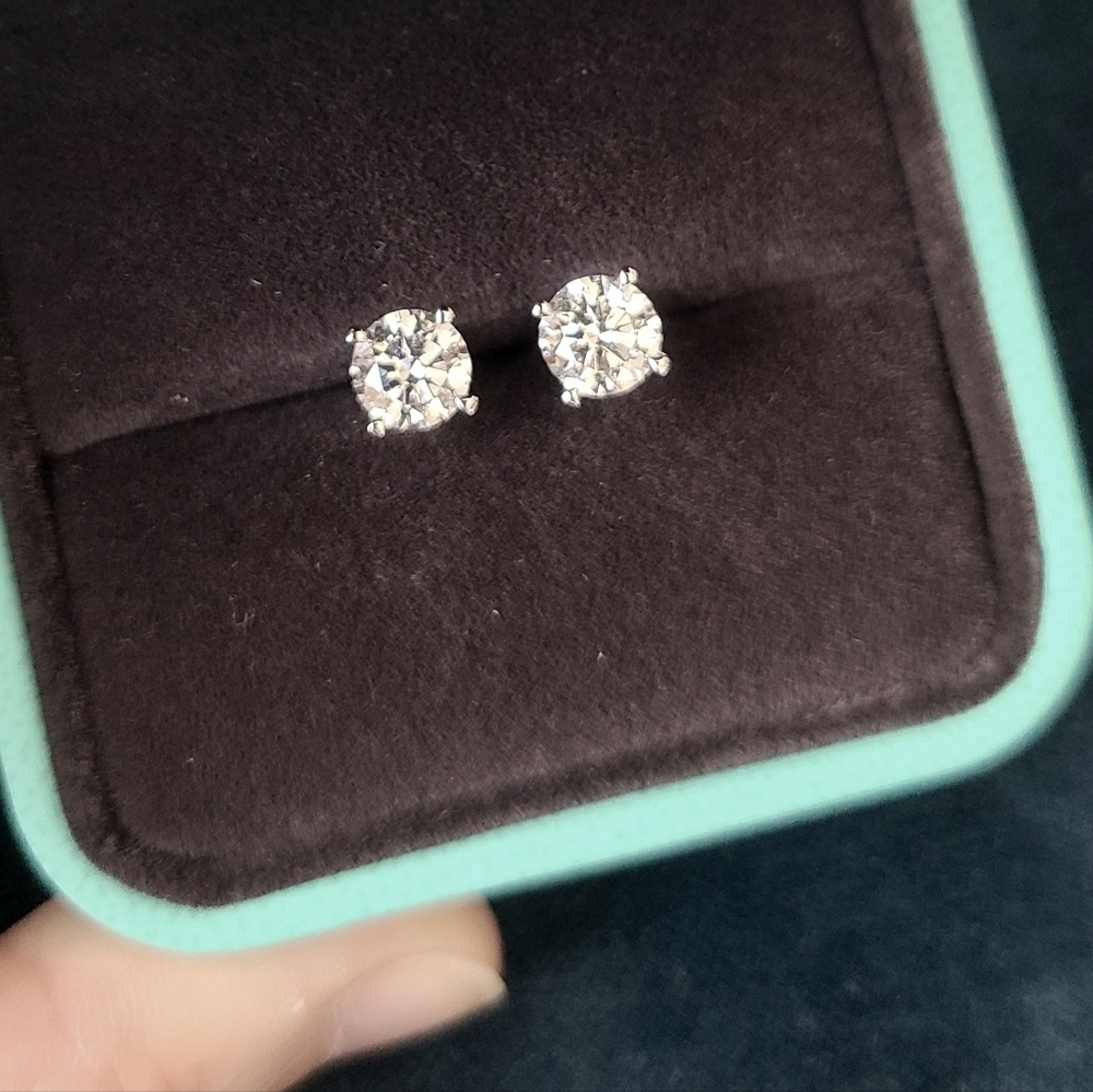2.2 Ct IGI EVs1 Platinum Lab Grown Diamond Studs